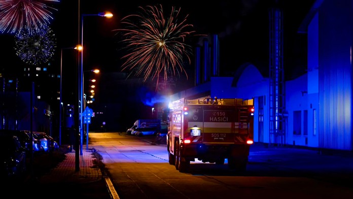 Hasiči počas Silvestra.