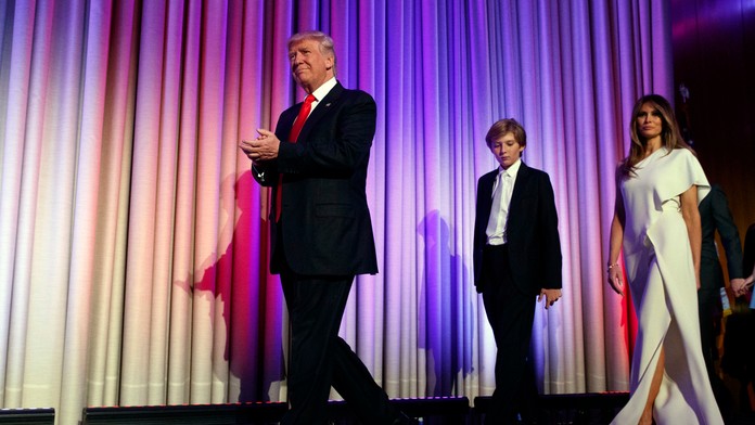 Donald Trump so svojim synom Baronom a manželkou Melaniou.