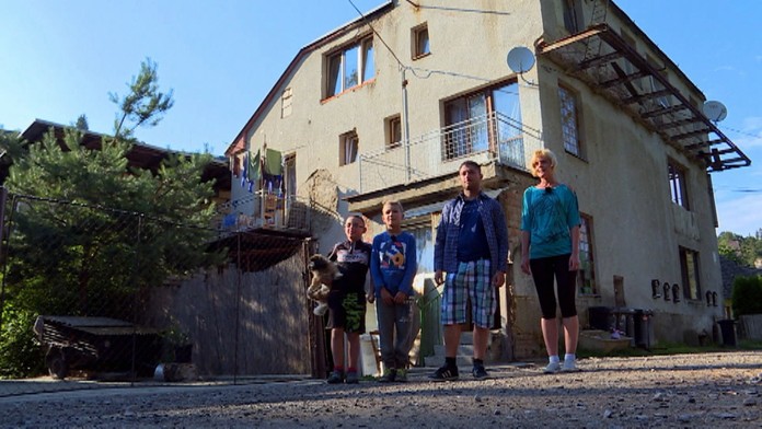 Zámena manželiek, Petra s rodinou