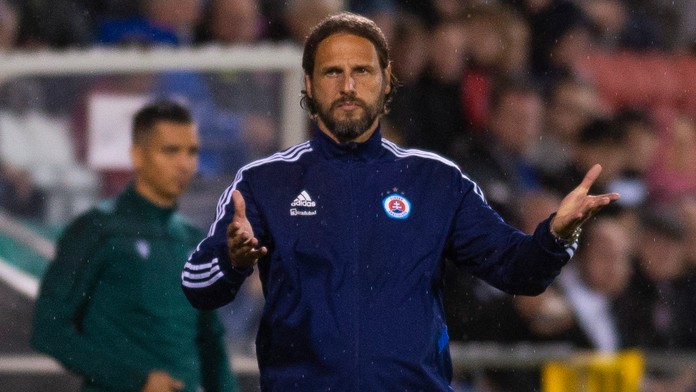 Hráči Slovana Bratislava oslavujú gól v odvete 3. predkola EL na pôde Dundalku.