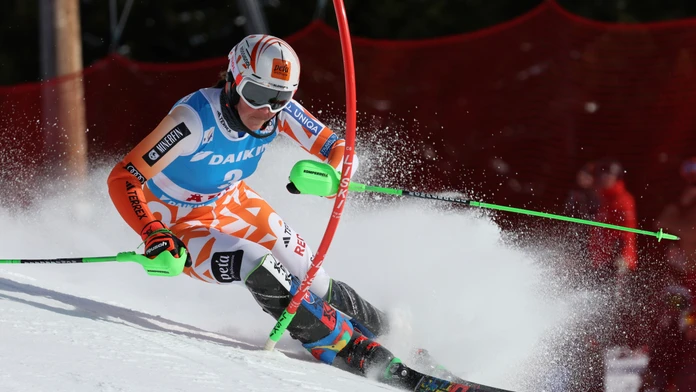 Vlhovej sa dravá jazda nevyplatila, chybovala aj v druhom kole a vypadla. Vyhrala Shiffrinová