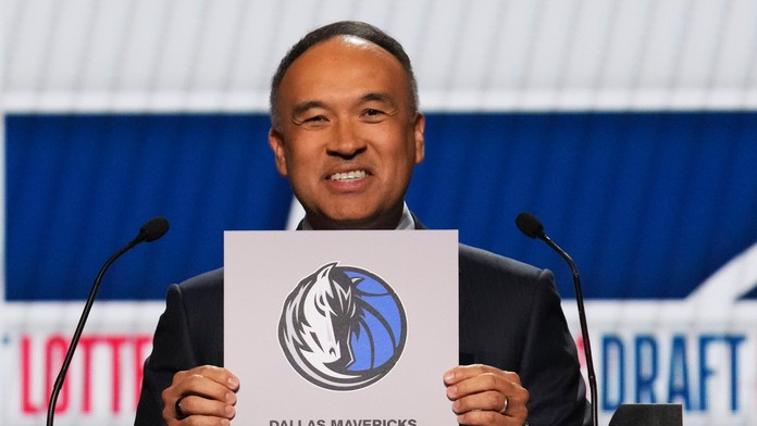 Rarita v draftovej lotérii NBA. Šancu mal menšiu ako dve percentá, Dallas napriek tomu získal prvú voľbu