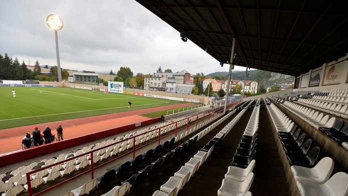 Na snímke jedna z tribún štadióna v Trenčíne