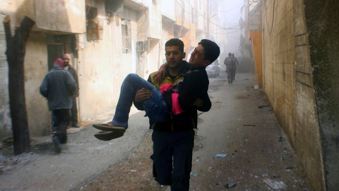 Vláda v Damasku a Rusko, jej spojenec, tvrdia, že svoje útoky cielia iba na militantov. 