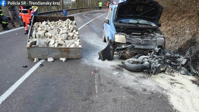 Tragická dopravná nehoda pri Handlovej.