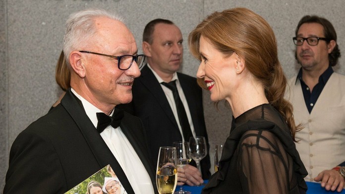 Ildikó a jej nový kadernícky pomocník - defibrilátor