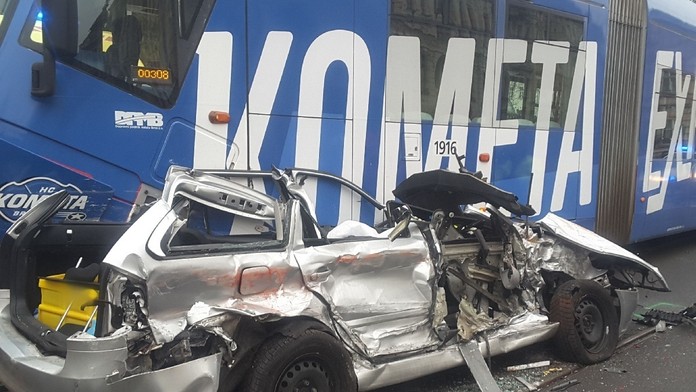 Muž podstúpil operáciu, vďaka ktorej sa môže konečne vystrieť.