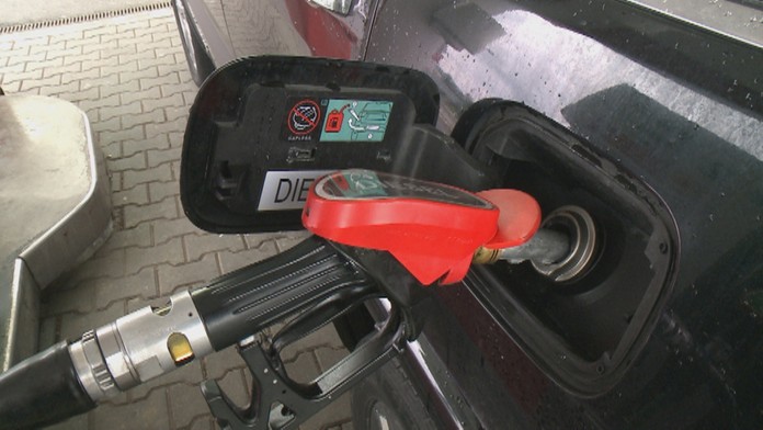 Vľavo Mário Lunter (Slovan) a vpravo Yefim Gurkin (Jekaterinburg).