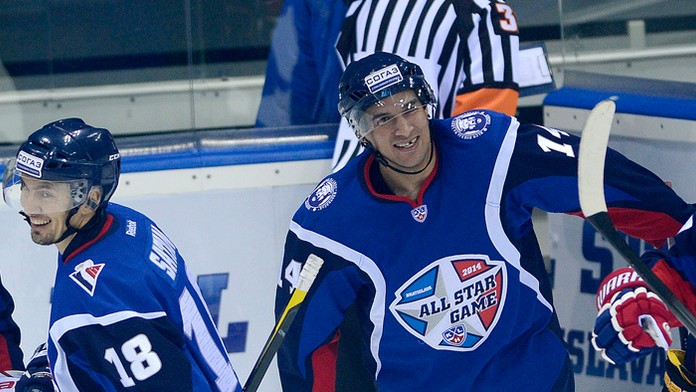 Jonathan Cheechoo na archívnej snímke s Miroslavom Šatanom.