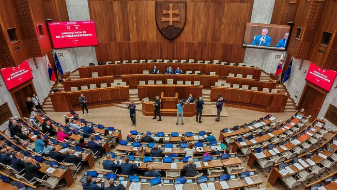 Na snímke plénum Národnej rady SR počas rokovania 40. schôdze.
