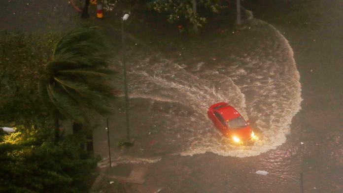 Supertajfún Mangkhut zasiahol Filipíny