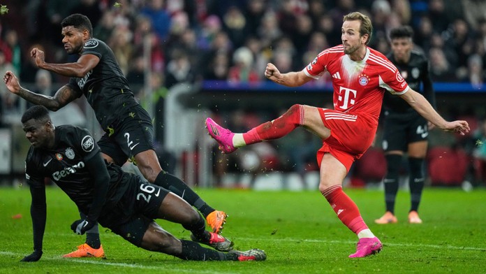 Bayernu lepilo, ale bleskovo otočil. Kat Slovana doma siahal na ďalšie body