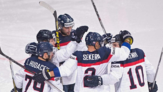 Prvého gólu do bieloruskej brány sme sa dočkali v druhej tretine z hokejky Sekeru.