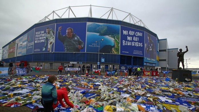 Fanúšikovia Cardiff City si uctili Emiliana Salu.