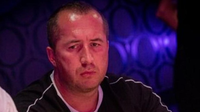 Česká polícia pátra po tomto mužovi.