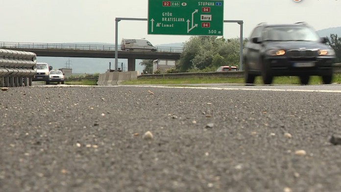 Koniec diaľničným známkam, tak ako ich poznáme?