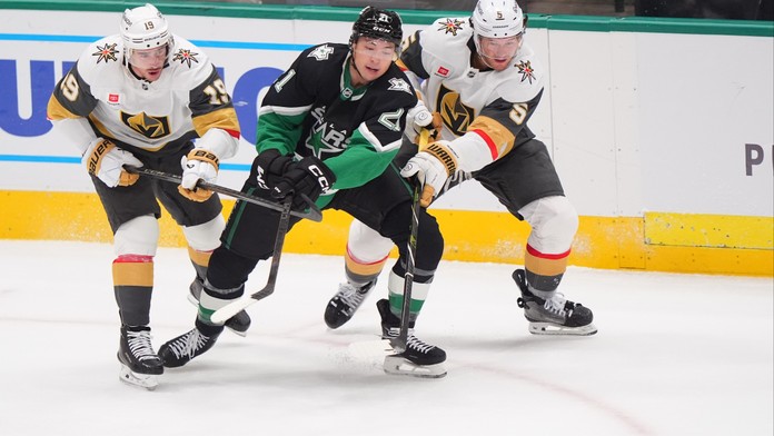 VIDEO: Slovenský súboj vyznel v prospech Pospíšila. Dallas si zaistil play-off, Sorokin zatiahol roletu