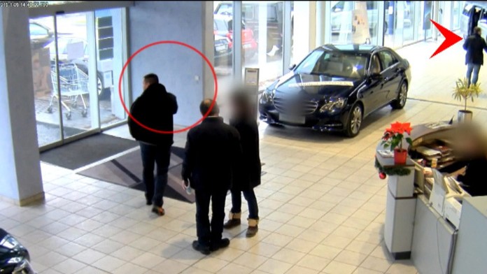 Takto sa vykrádajú autá v Bratislave