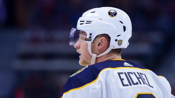 Joonas Korpisalo z Columbusu proti NY Islanders.