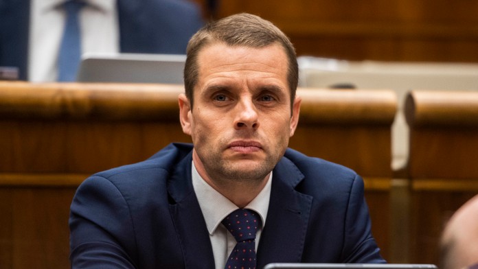 Vláda stiahla nomináciu Martina Klusa za člena európskych audítorov