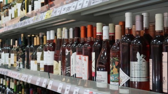 Nie každý alkohol škodí rovnako. Jeden vyšiel zo štúdie najlepšie