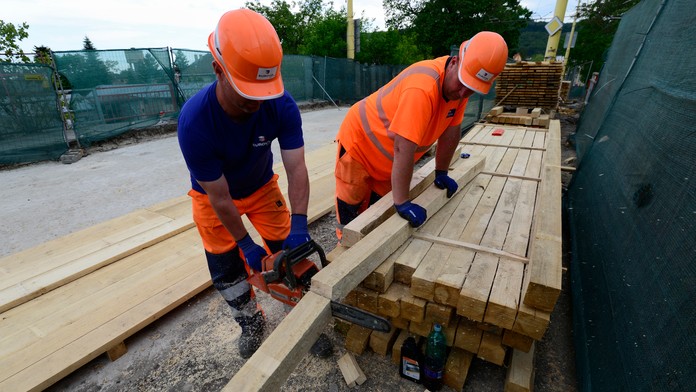 Existujú iba tri odvetvia, kde rastú zárobky rýchlejšie, ako sa zdražuje
