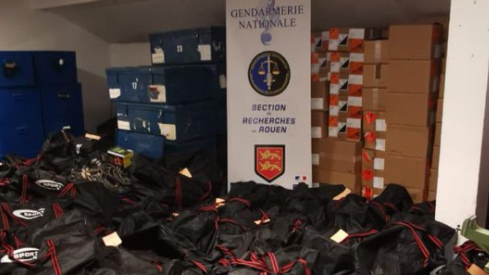 Francúzska polícia v prístave Le Havre zabavila dve tony kokaínu.