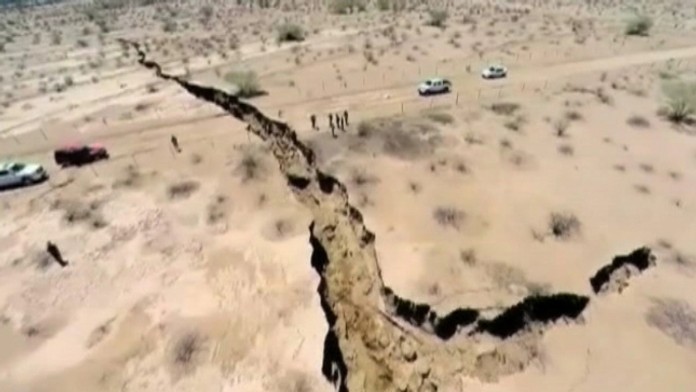 Praskliny v Mexiku.jpg