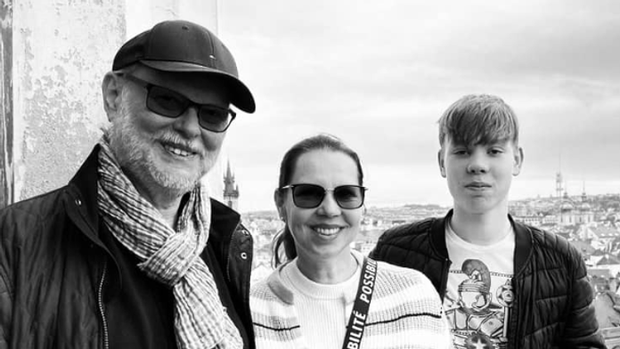 Na snímke Vašo Patejdl s manželkou a synom.