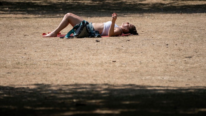 Teplotný rekord v Británii: Na detskom ihrisku namerali na šmýkačke cez 70 stupňov