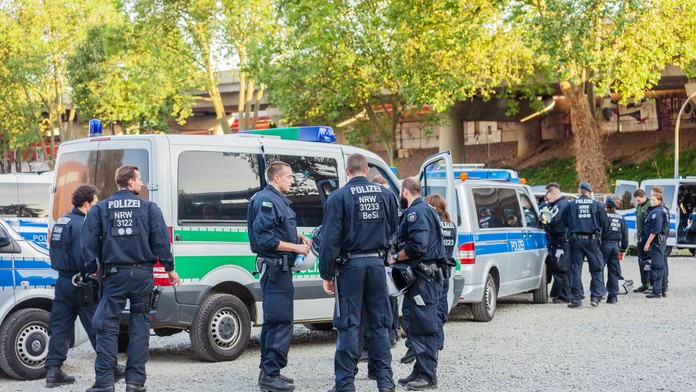 Ocko, dám ti svoju vkladnú knižku. Len osemročný chlapec presviedčal muža, aby nezabil svoju exmanželku