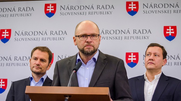 Na snímke zľava Igor Matovič, Daniel Lipšic a Richard Sulík