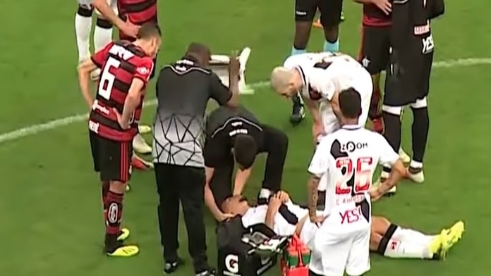 Zranený hráč Bruno Silva.