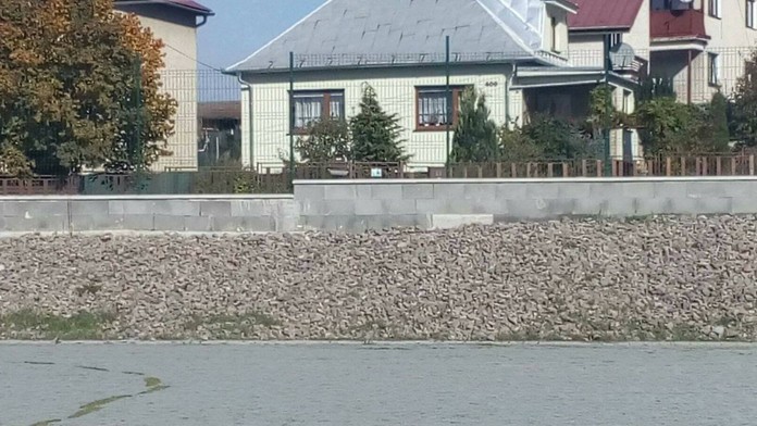 Ihrisko pripomína ľadovú plochu.