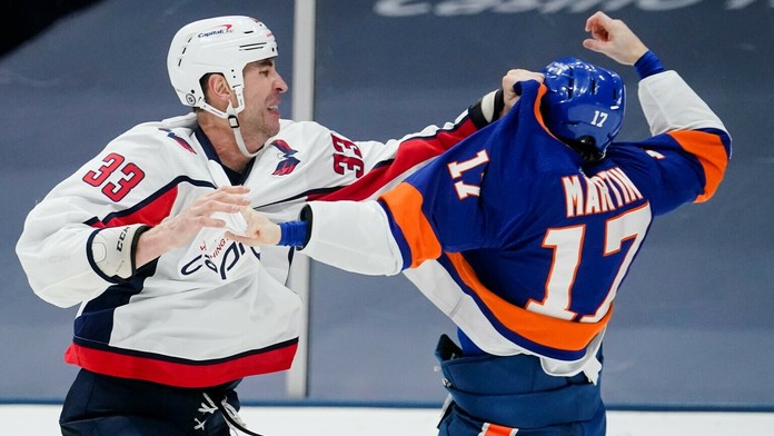 Zdeno Chára vs. Matt Martin.