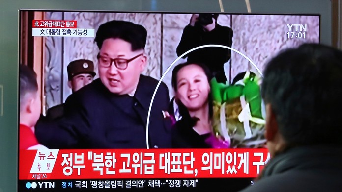 Jamie Dornan a Dakota Johnson na parížskej premiére filmu Fifty Shades Freed