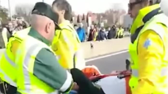 Muž chcel preraziť zábrany pred prezidentským palácom v Poľsku.