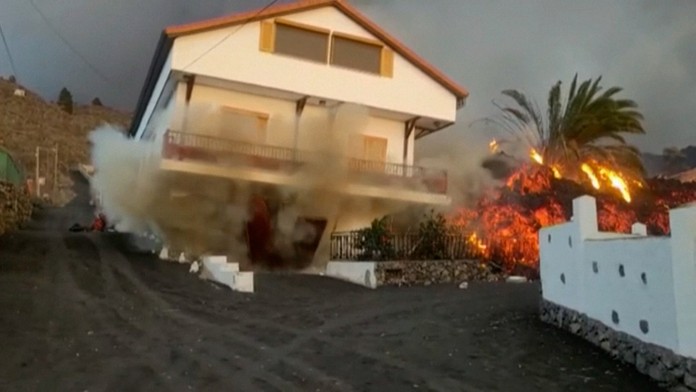 Láva zo sopky na ostrove La palma zničila dom