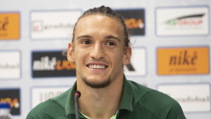 Medzi fanúšikmi bol obľúbený, Weiss mu väčšiu príležitosť nedal. Szöke sa vrátil k pôsobeniu na Tehelnom poli