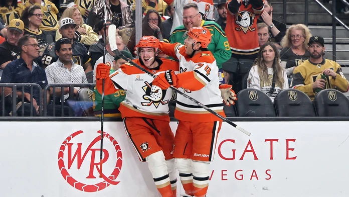 Nečakaný krok Philadelphie, mladému Švédovi ponúkla šialenú zmluvu. Anaheim musí reagovať