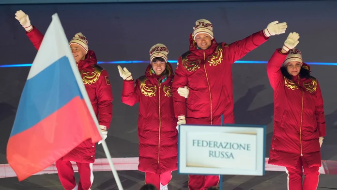 Rusi na ceremoniáli ZPH vystúpili s vlastnou vlajkou, tribúny začali bučať. Sedem krajín z trucu ani neprišlo