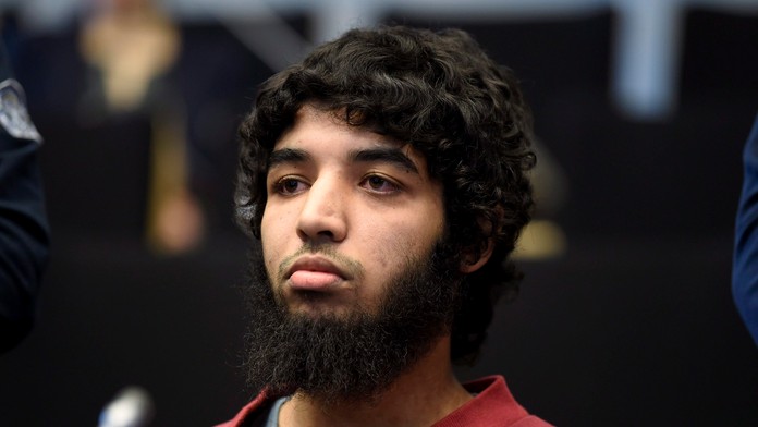 Marocký žiadateľ o azyl v prípade útoku nožom Abdarrahmán Búanán (Abderrahman Bouanane) sedí počas súdu v Turku.