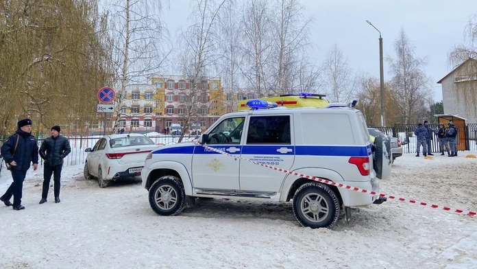 Tragická streľba v škole v Rusku: Tínedžerka s brokovnicou zastrelila dvoch spolužiakov, ďalších zranila