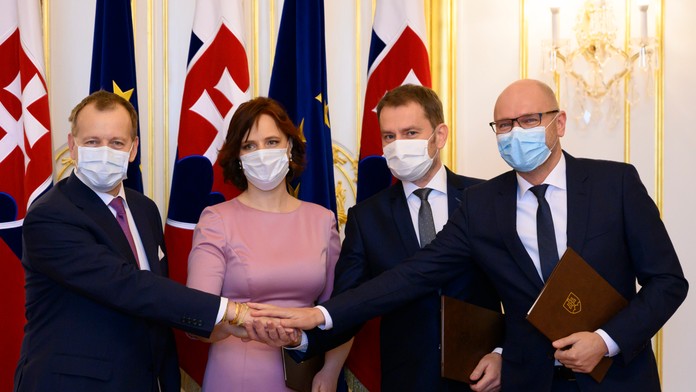 Igor Matovič, Boris Kollár, Richard Sulík, Veronika Remišová po podpise koaličnej zmluvy (rok 2020)