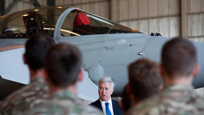 Minister obrany Michael Fallon.