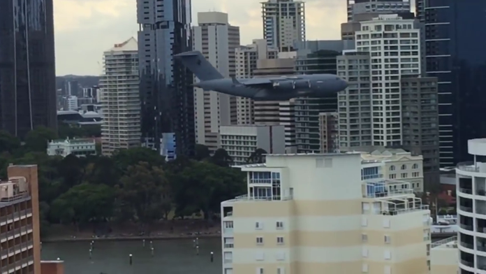 Lietadlo v Brisbane v Austrálii