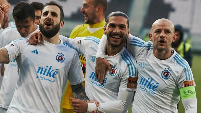Prvý má ponuku, druhý povedal možno, s tretím rokujú. Slovan môže jednou ranou stratiť až tri opory
