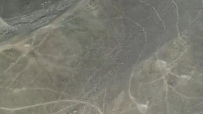 VIDEO: Vedci našli pri peruánskej planine ďalšie obrazce. Ich zmysel zostáva záhadou