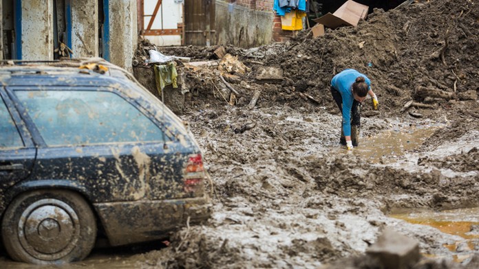 Záplavy, ktoré sužujú južnú časť Nemecka, mohli napáchať škody vo výške viac než jednej miliardy eur. 