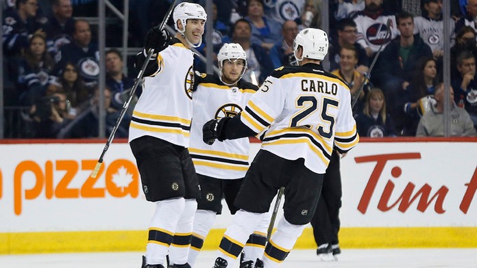 Slovenský hokejista Zdeno Chára zaznamenal svoj premiérový gól v novom ročníku zámorskej NHL.